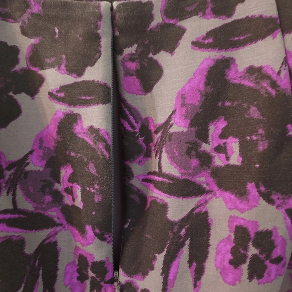 Lord & Taylor Purple, Black and Gray Floral Pencil Skirt in Size 18W - Picture 7 of 9